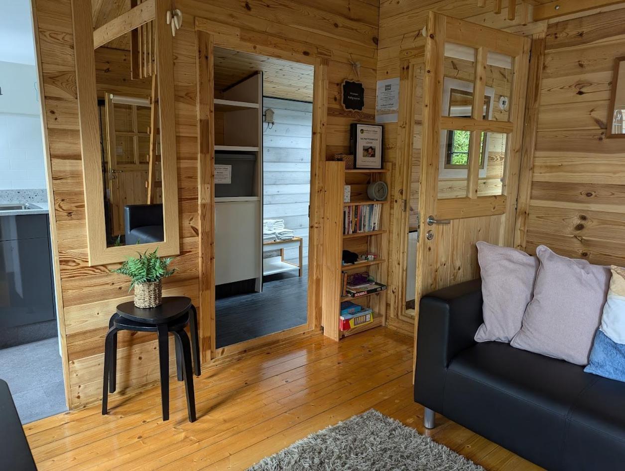 'Monktonmead Lodge' In Secluded Setting, With Private Indoor Pool. Ryde  Εξωτερικό φωτογραφία